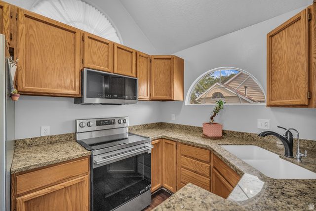 1387 W BREAKWATER DR, Taylorsville, UT 84123