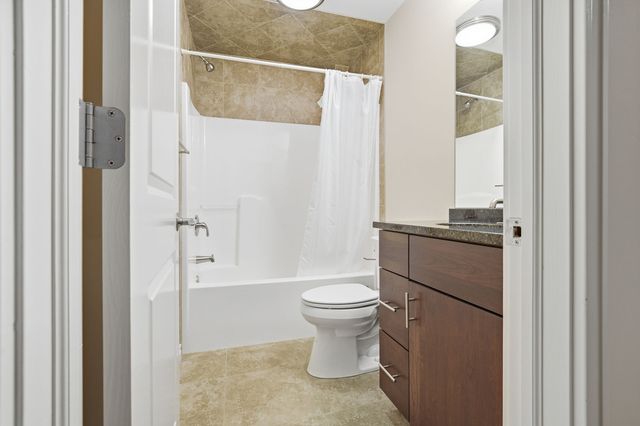 212 N Center Street 301, Bloomington, IL 61701