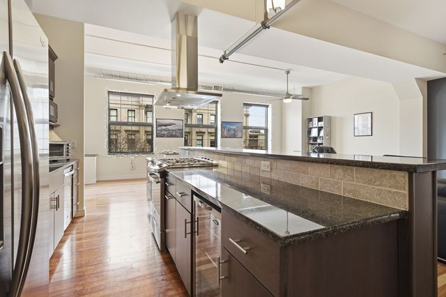 212 N Center Street 301, Bloomington, IL 61701