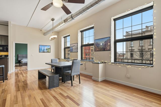 212 N Center Street 301, Bloomington, IL 61701