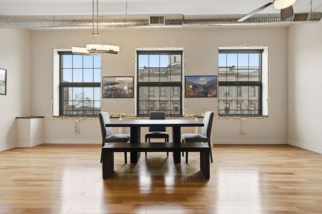 212 N Center Street 301, Bloomington, IL 61701