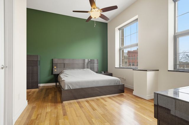 212 N Center Street 301, Bloomington, IL 61701