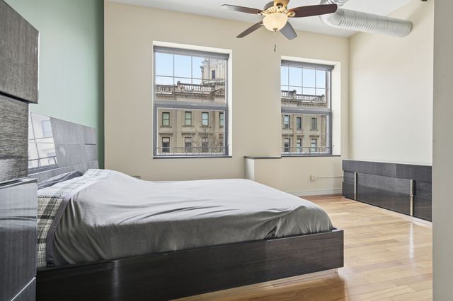 212 N Center Street 301, Bloomington, IL 61701