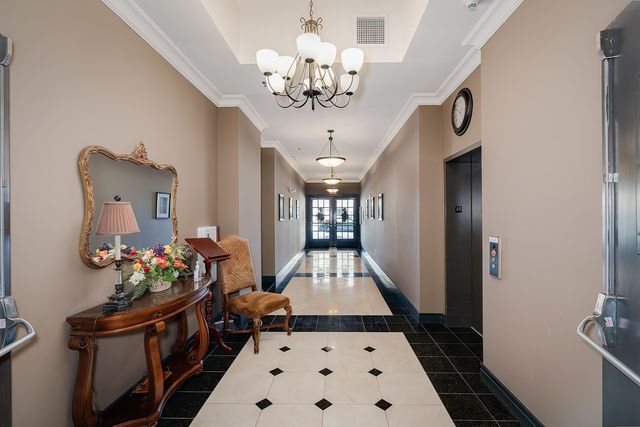 212 N Center Street 301, Bloomington, IL 61701