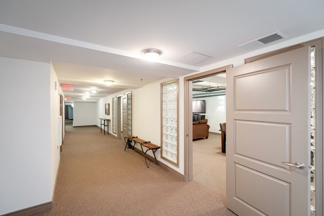 212 N Center Street 301, Bloomington, IL 61701