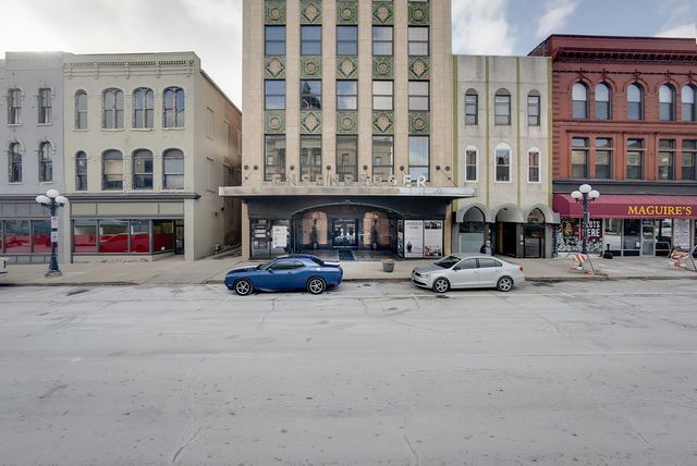 212 N Center Street 301, Bloomington, IL 61701