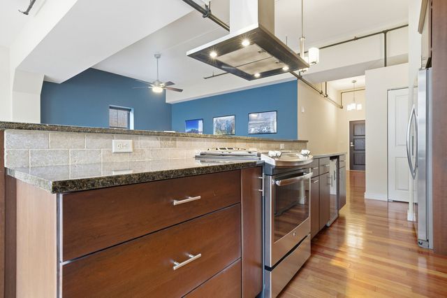 212 N Center Street 301, Bloomington, IL 61701