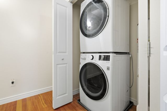 212 N Center Street 301, Bloomington, IL 61701