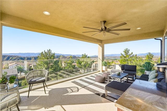 19532 Martellus, Saugus, CA 91350