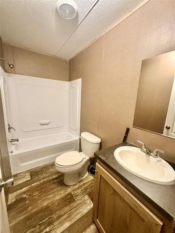 326 Jasper Street 20, Bacliff, TX 77518