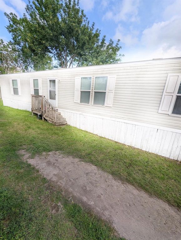 326 Jasper Street 20, Bacliff, TX 77518