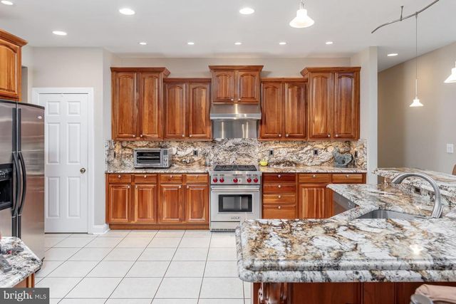 9 KENNETH CT, Sewell, NJ 08080