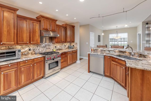 9 KENNETH CT, Sewell, NJ 08080