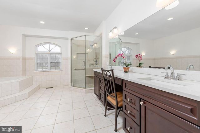 9 KENNETH CT, Sewell, NJ 08080