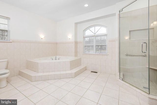 9 KENNETH CT, Sewell, NJ 08080