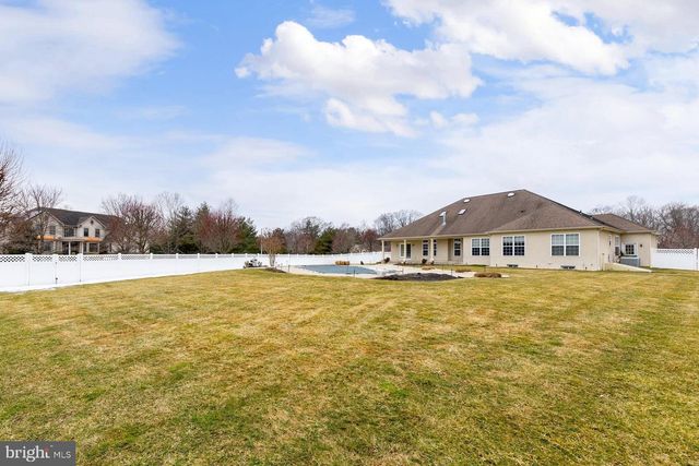 9 KENNETH CT, Sewell, NJ 08080