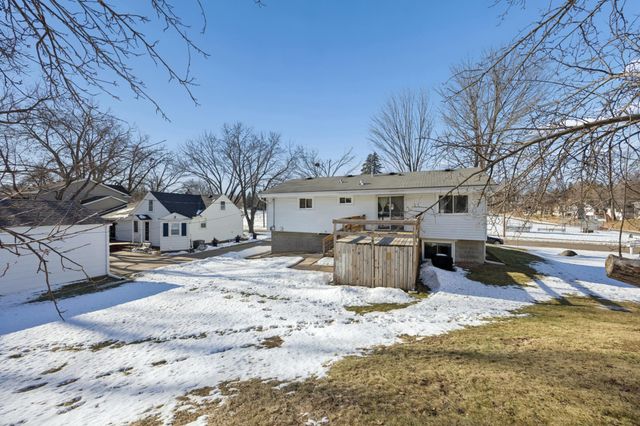 3256 Hampshire Avenue N, Crystal, MN 55427