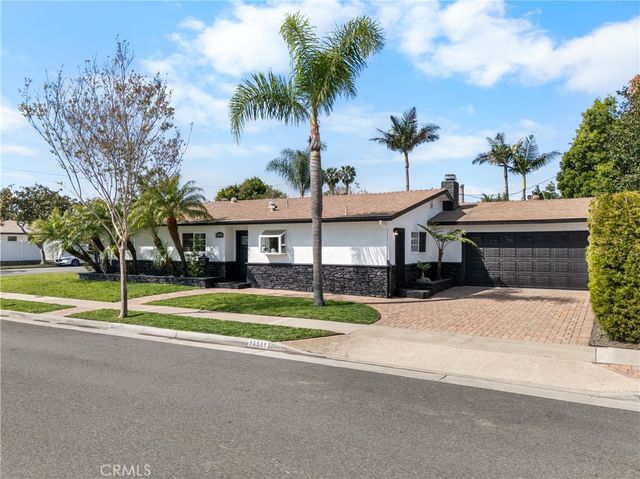 16551 Lucia Lane, Huntington Beach, CA 92647