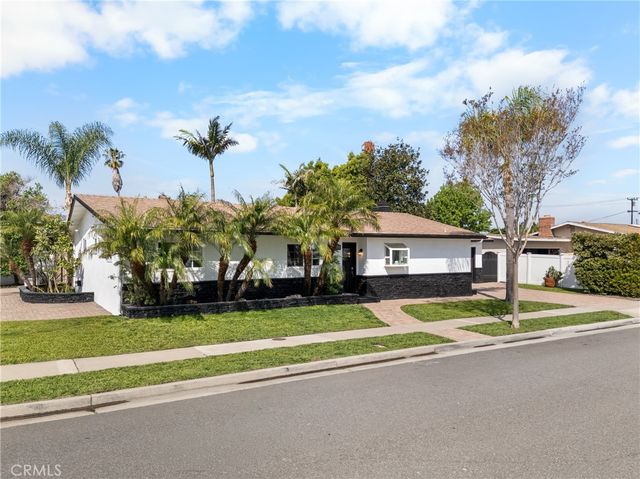 16551 Lucia Lane, Huntington Beach, CA 92647