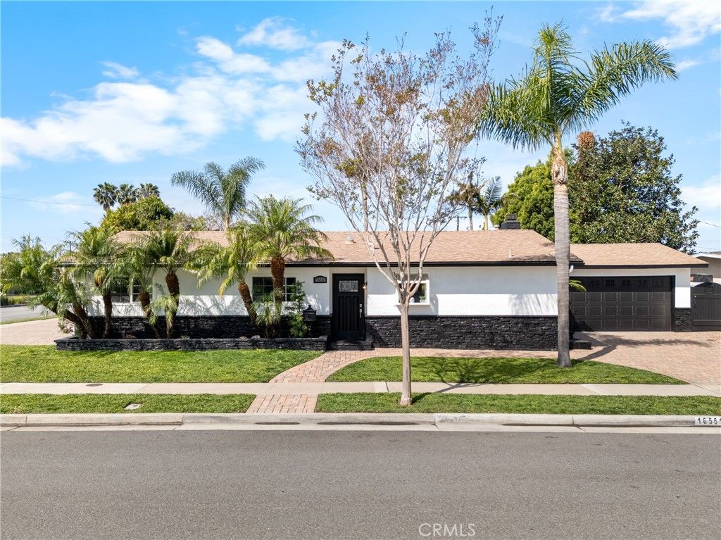 Image 2 of property listing at 16551 Lucia Lane, Huntington Beach, CA 92647