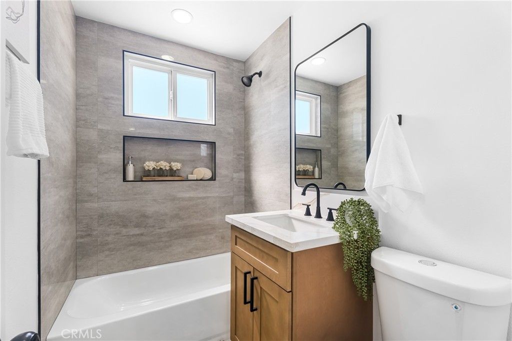 Image 21 of property listing at 16551 Lucia Lane, Huntington Beach, CA 92647