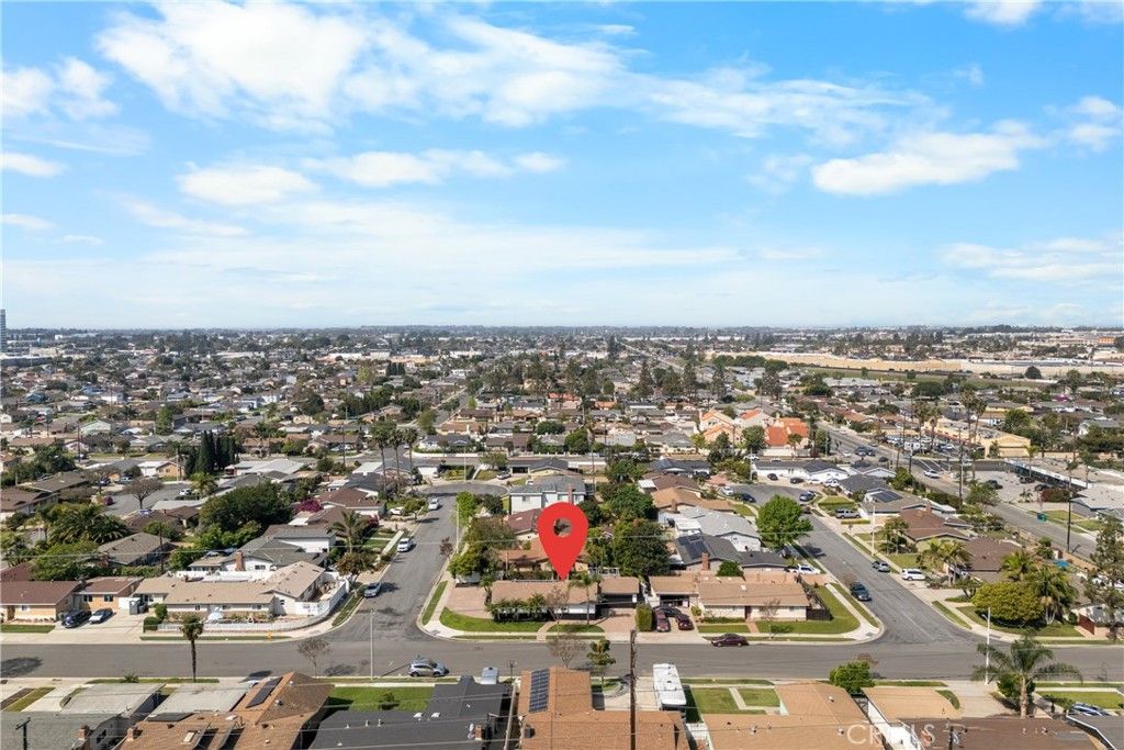 Image 27 of property listing at 16551 Lucia Lane, Huntington Beach, CA 92647