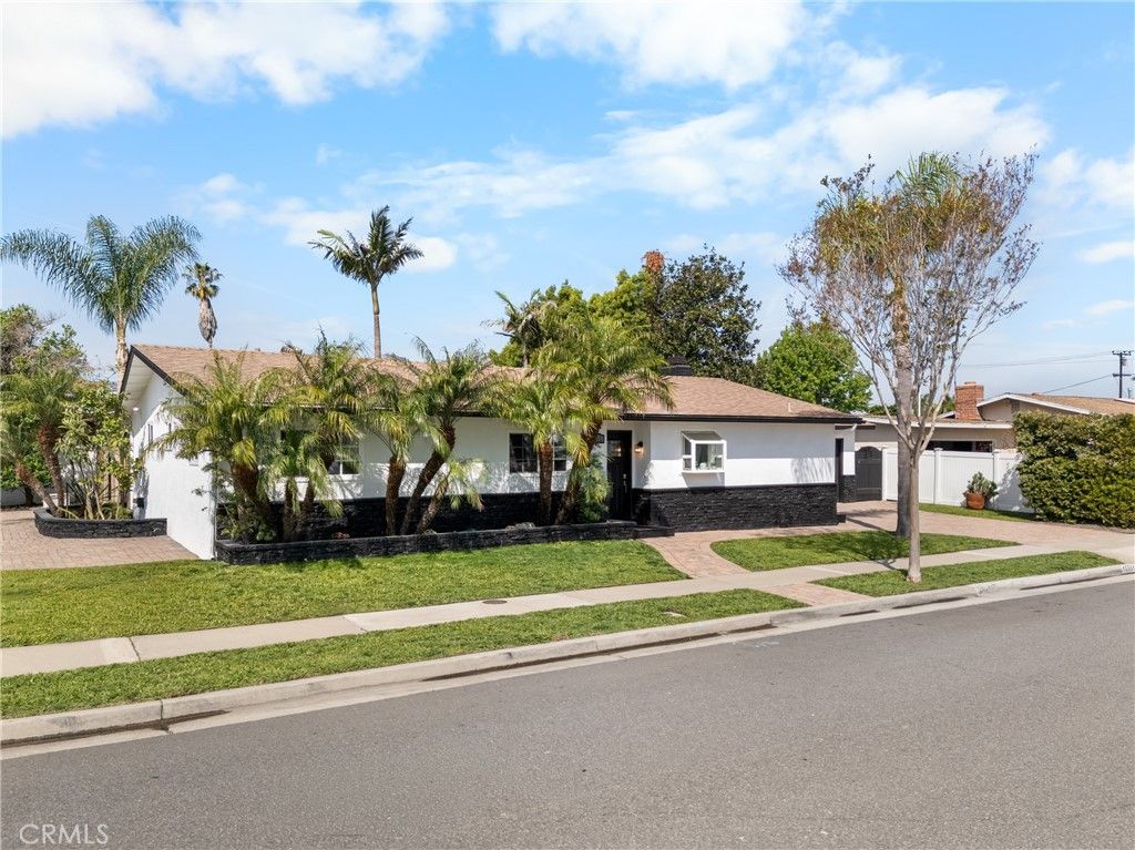 Image 31 of property listing at 16551 Lucia Lane, Huntington Beach, CA 92647