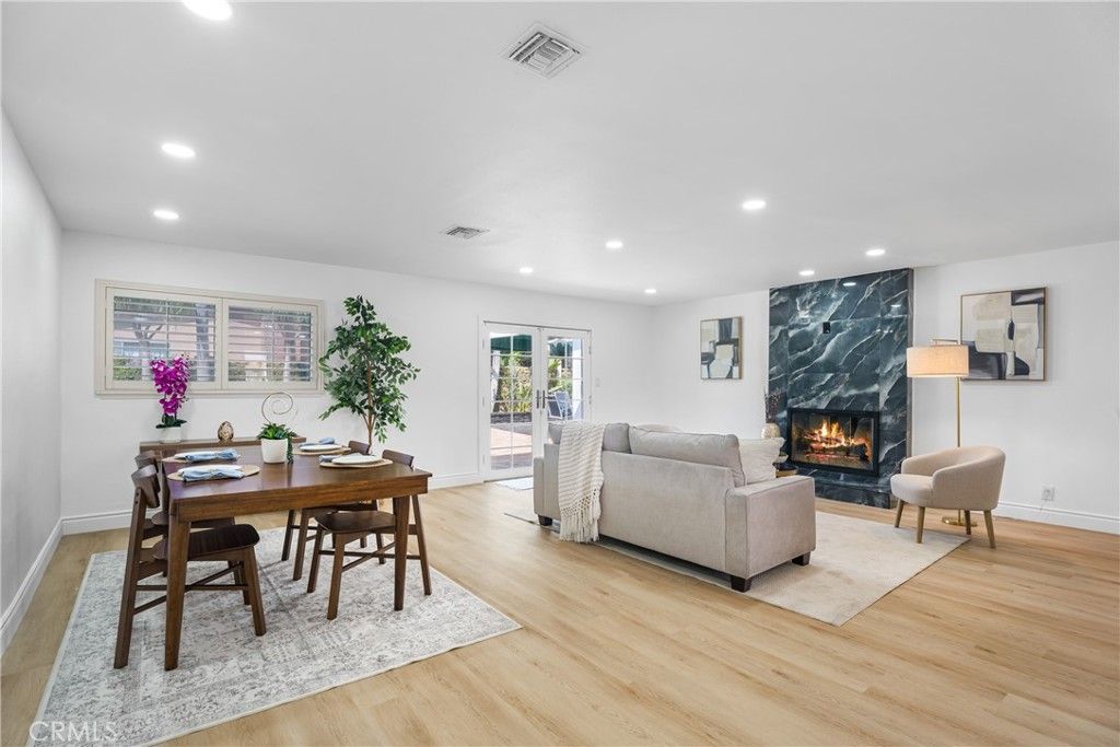 Image 4 of property listing at 16551 Lucia Lane, Huntington Beach, CA 92647