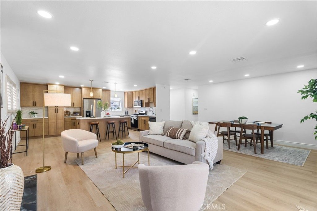 Image 5 of property listing at 16551 Lucia Lane, Huntington Beach, CA 92647