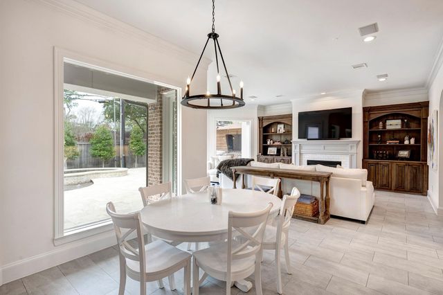 1117 Traweek Street, Spring Valley Village, TX 77055