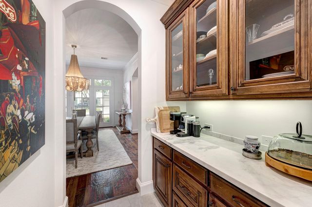 1117 Traweek Street, Spring Valley Village, TX 77055