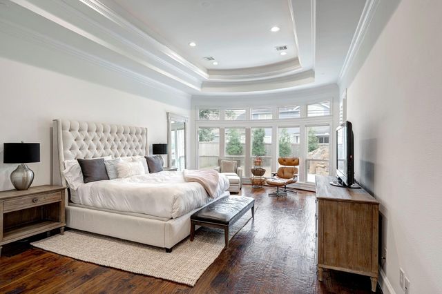 1117 Traweek Street, Spring Valley Village, TX 77055