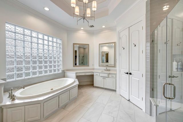 1117 Traweek Street, Spring Valley Village, TX 77055