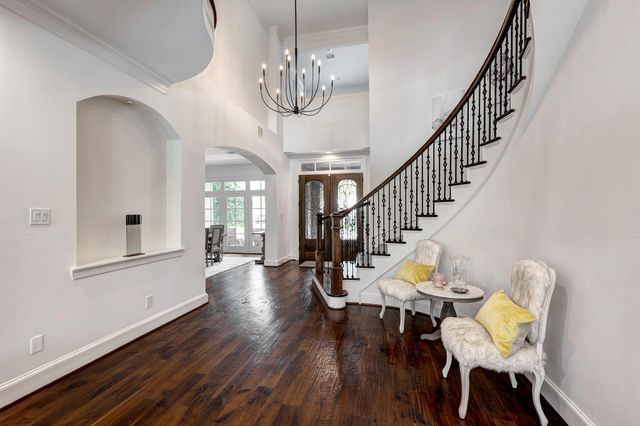 1117 Traweek Street, Spring Valley Village, TX 77055