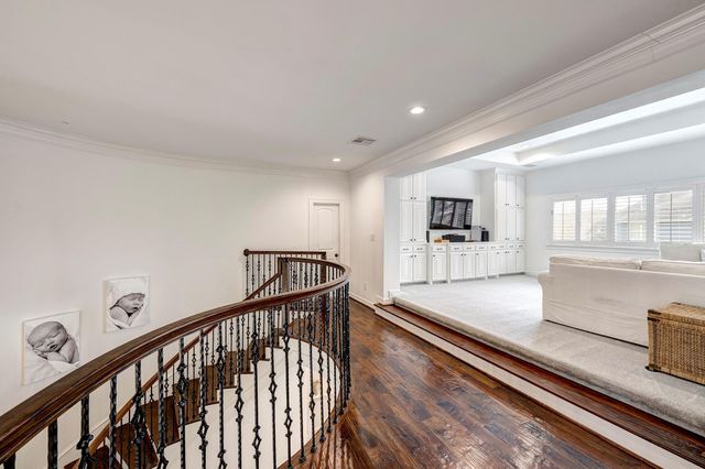 1117 Traweek Street, Spring Valley Village, TX 77055