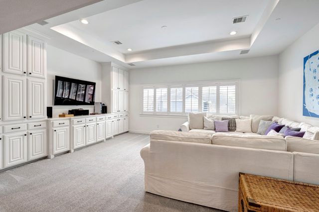 1117 Traweek Street, Spring Valley Village, TX 77055