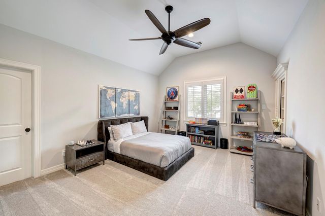 1117 Traweek Street, Spring Valley Village, TX 77055