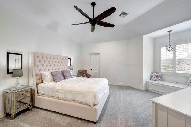 1117 Traweek Street, Spring Valley Village, TX 77055