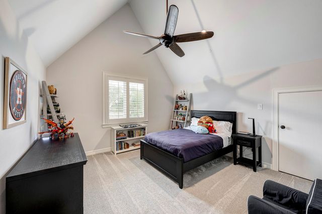 1117 Traweek Street, Spring Valley Village, TX 77055