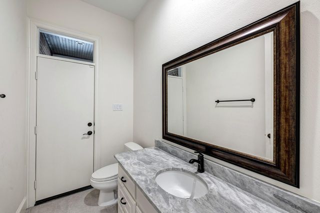 1117 Traweek Street, Spring Valley Village, TX 77055