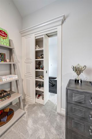 1117 Traweek Street, Spring Valley Village, TX 77055