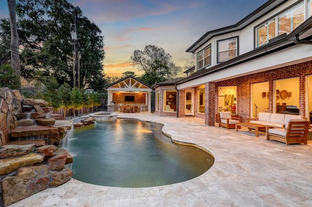 1117 Traweek Street, Spring Valley Village, TX 77055