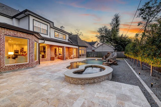 1117 Traweek Street, Spring Valley Village, TX 77055