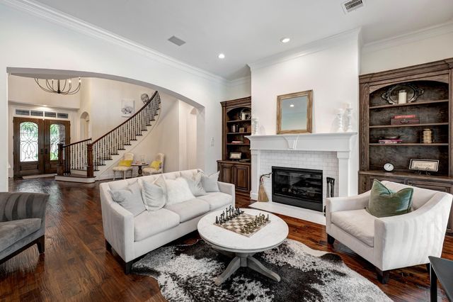 1117 Traweek Street, Spring Valley Village, TX 77055