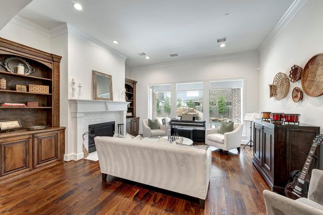 1117 Traweek Street, Spring Valley Village, TX 77055