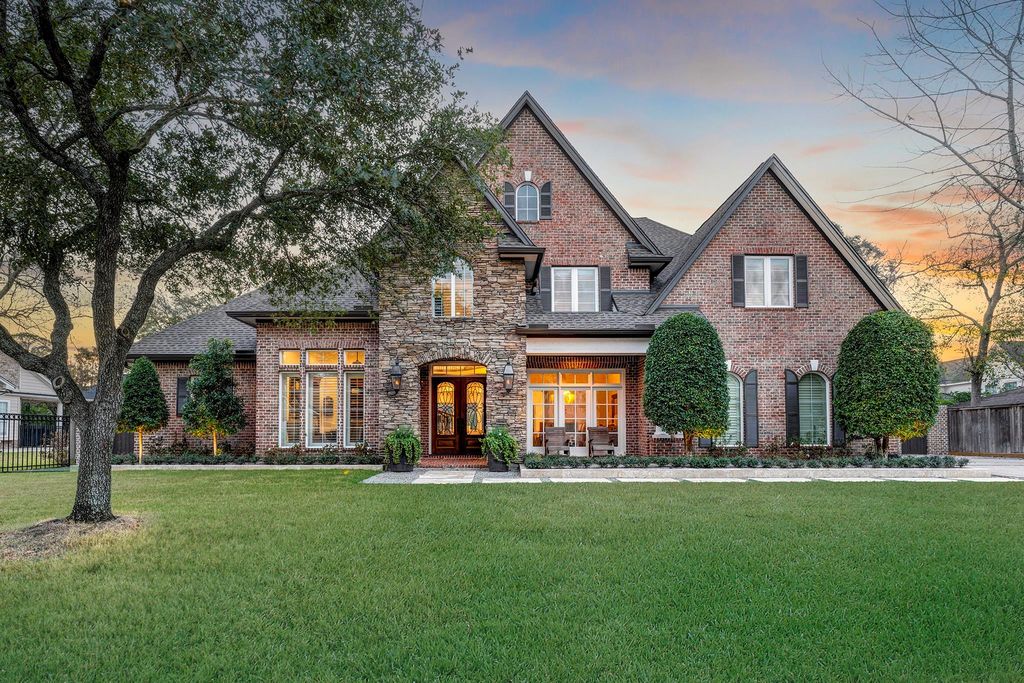 1117 Traweek Street, Spring Valley Village, TX 77055