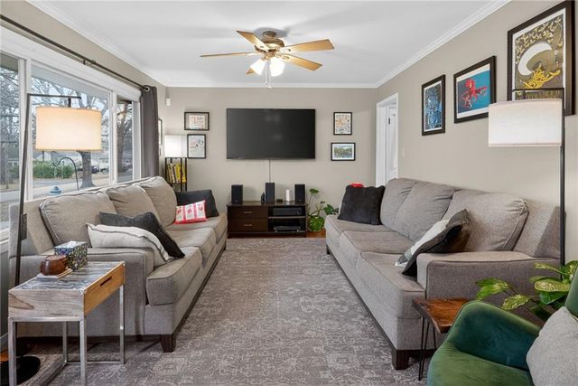 9147 MAIN Street, Kansas City, MO 64114