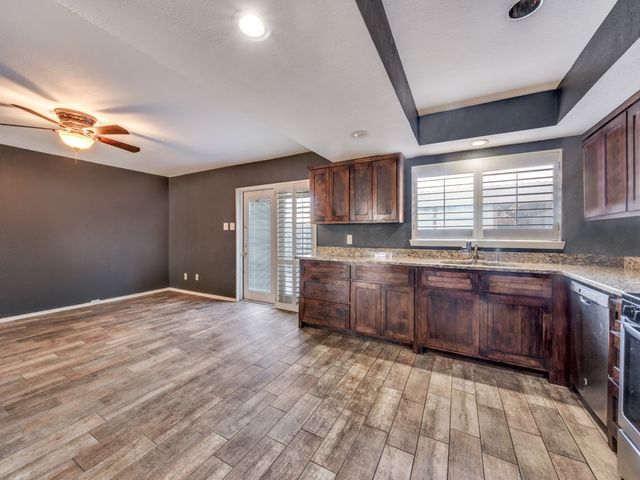 206 Westview Terrace, Arlington, TX 76013