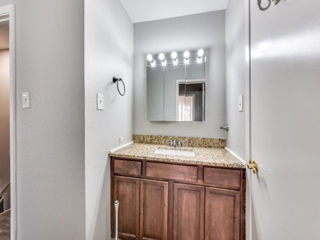 206 Westview Terrace, Arlington, TX 76013