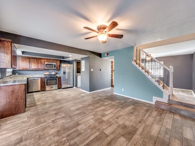 206 Westview Terrace, Arlington, TX 76013